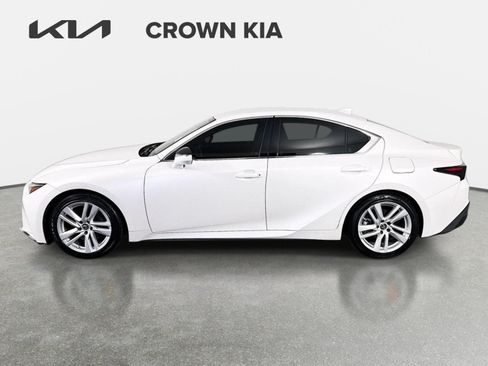 Used 2022 Lexus IS 300 RWD image 9
