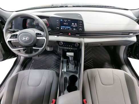 Used 2025 Hyundai Elantra Sport FWD image 9