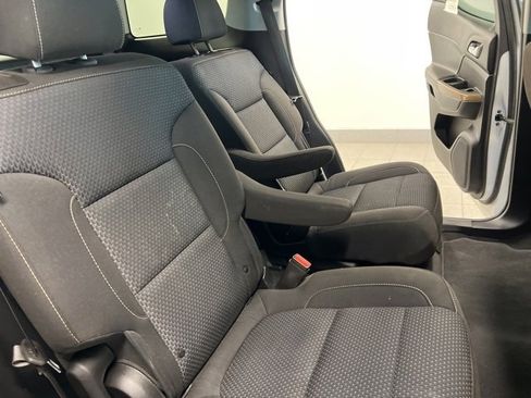 Used 2022 GMC Acadia SLE w/ Driver Convenience Package image 22