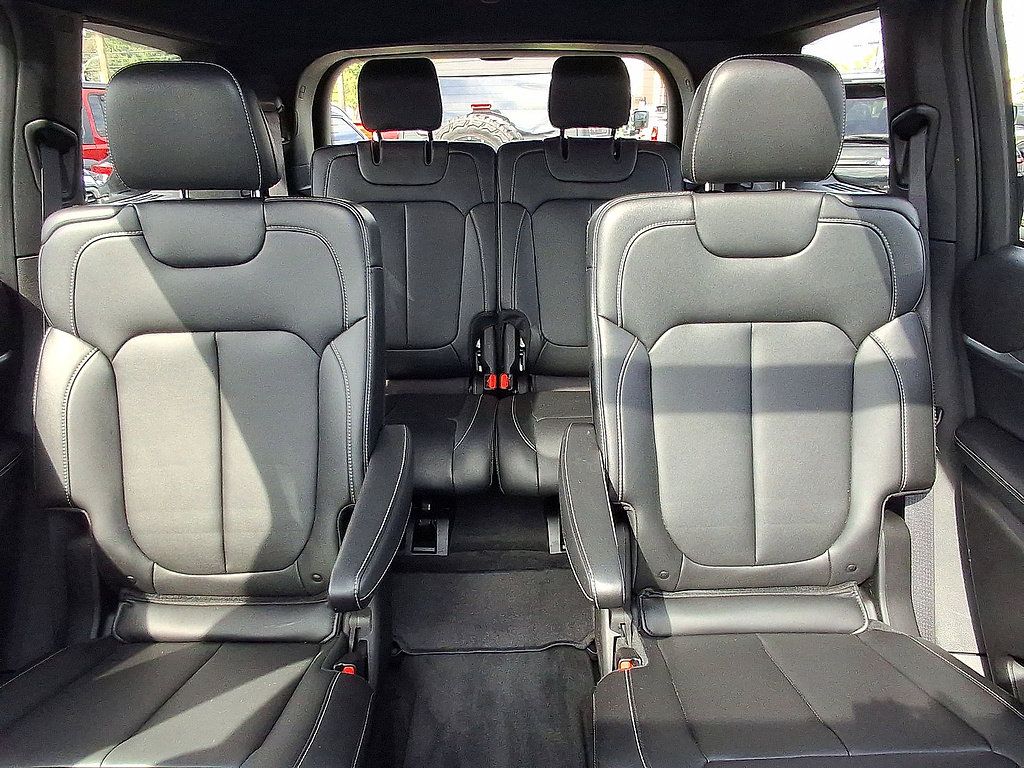 Used 2025 Jeep Grand Cherokee L Limited AWD/4WD image 13