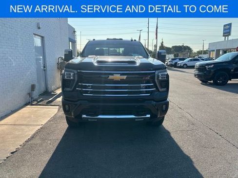 Used 2024 Chevrolet Silverado 2500 LTZ w/ LTZ Plus Package AWD/4WD image 4