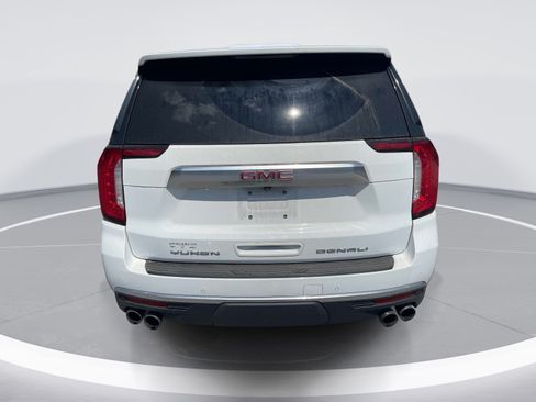 Used 2021 GMC Yukon XL Denali AWD/4WD image 8