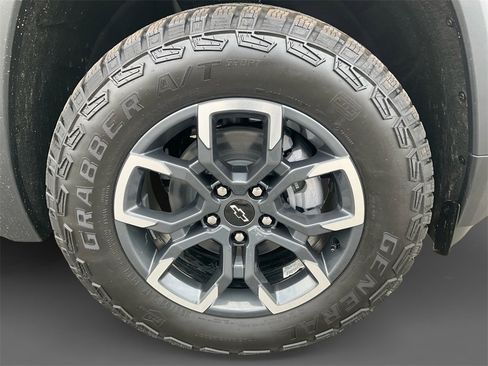 New 2026 Chevrolet Equinox ACTIV w/ Convenience Package III image 15