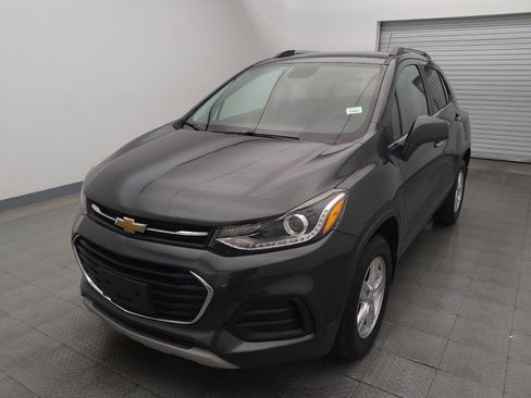 Used 2020 Chevrolet Trax LT w/ LT Convenience Package image 15