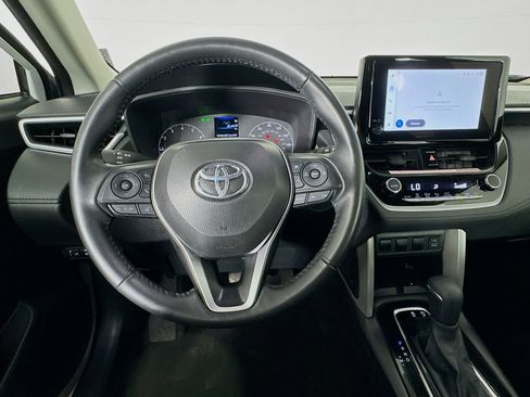 Used 2024 Toyota Corolla Cross LE FWD image 11