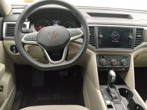 Used 2021 Volkswagen Atlas SE w/ Panoramic Sunroof Package FWD image 22