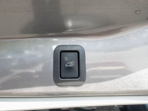 Used 2017 Toyota Highlander XLE image 30