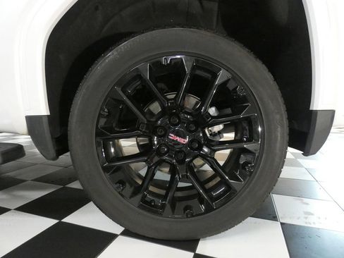 Used 2025 GMC Sierra 1500 Denali w/ Technology Package AWD/4WD image 8