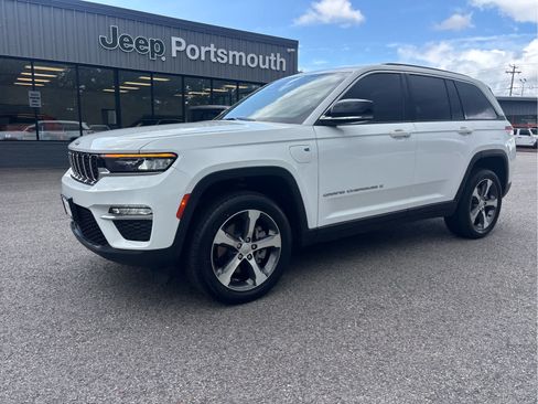 Used 2023 Jeep Grand Cherokee 4WD 4xe image 2