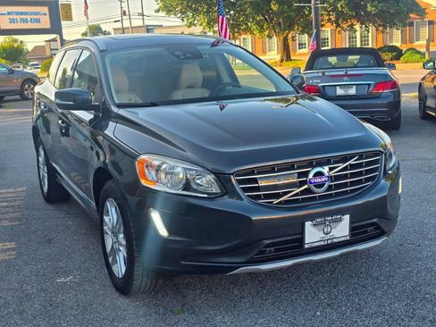 Used 2016 Volvo XC60 T5 Premier w/ Technology Package AWD/4WD image 3