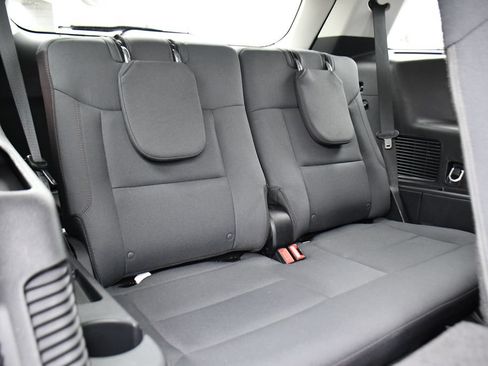 Used 2025 Ford Explorer Active AWD/4WD image 17