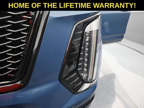 Used 2025 Cadillac Escalade Sport Platinum w/ LPO, Floor Liner Package AWD/4WD image 70