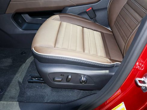 New 2027 GMC Acadia Denali Ultimate w/ LPO, Floor Liner Package AWD/4WD image 10