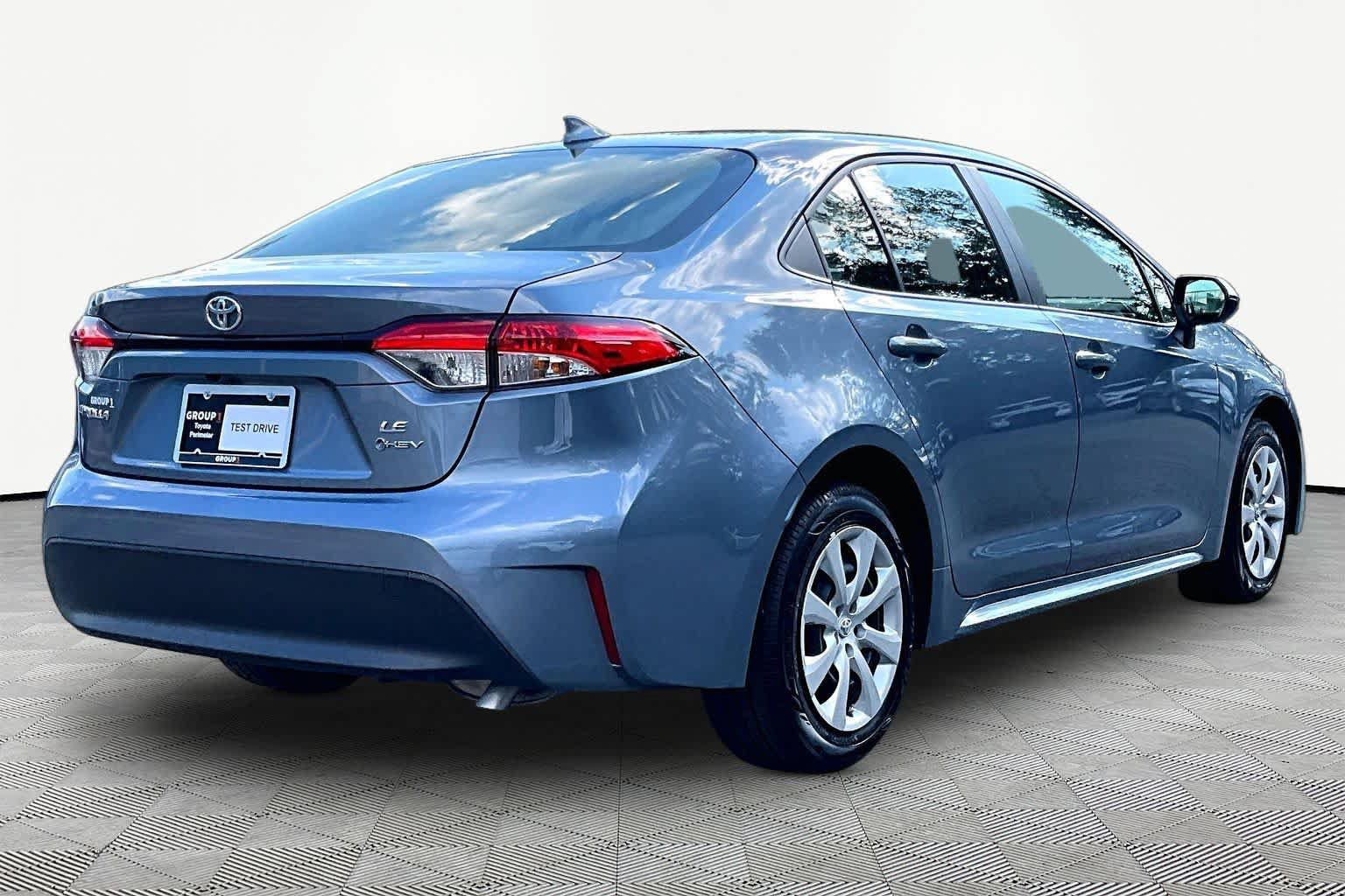 Used 2026 Toyota Corolla LE FWD image 13