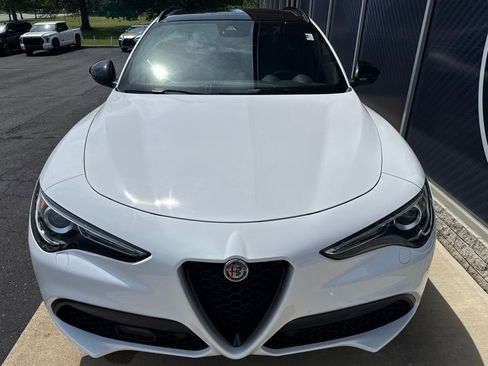Used 2022 Alfa Romeo Stelvio Veloce AWD/4WD image 9