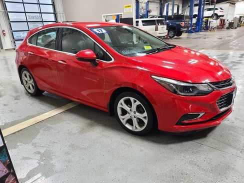 Used 2017 Chevrolet Cruze Premier w/ Enhanced Convenience Package image 4