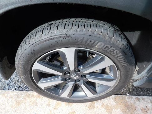 Certified 2023 Honda Pilot Touring image 8