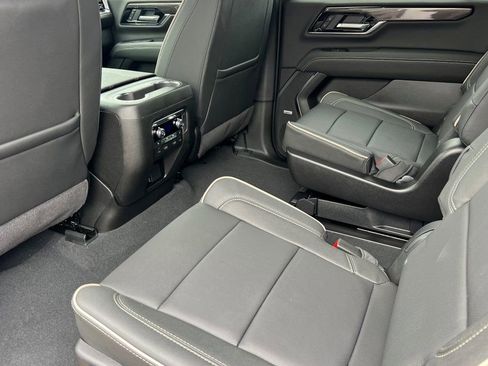 New 2026 GMC Yukon XL Elevation w/ Elevation Premium Package AWD/4WD image 9