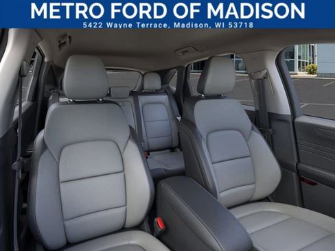 Used 2024 Ford Escape SE image 10
