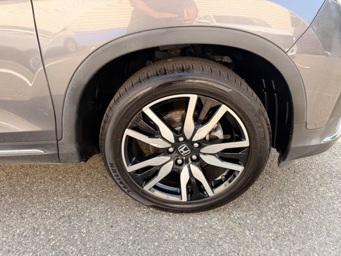 Certified 2021 Honda Pilot Touring image 11