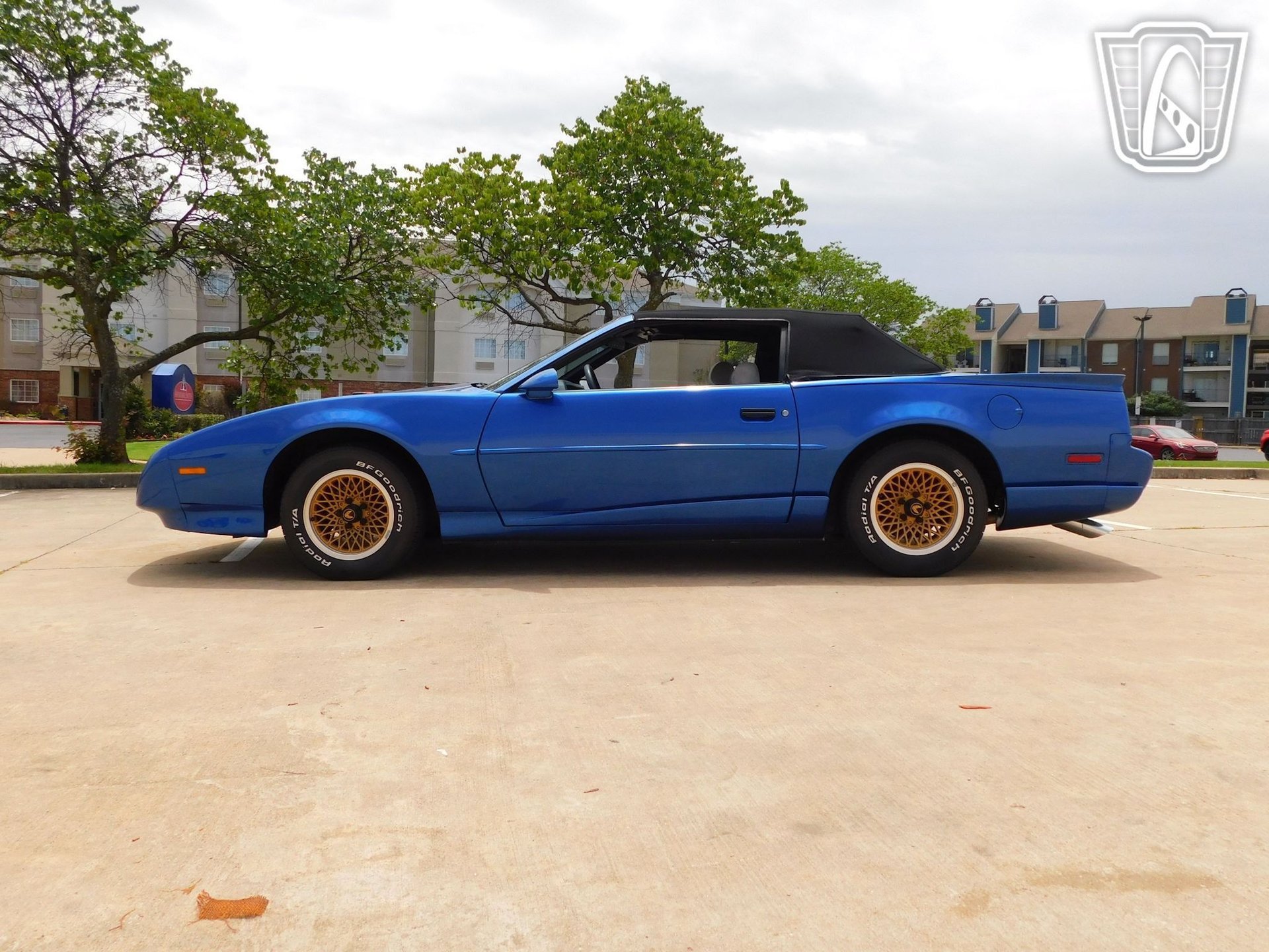 Used 1991 Pontiac Firebird Convertible RWD image 3