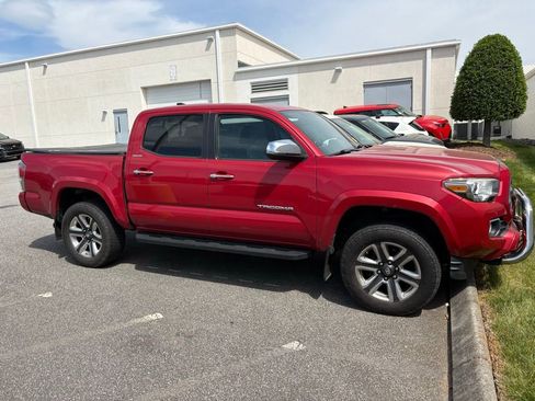 Used 2016 Toyota Tacoma Limited w/ Towing Package image 2