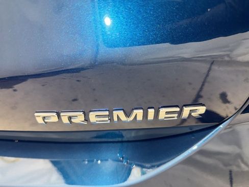 Used 2020 Chevrolet Equinox Premier image 33