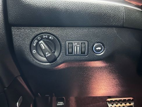 Certified 2022 Dodge Challenger R/T w/ Performance Handling Group image 18