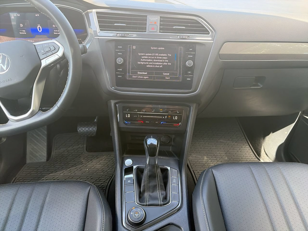 Used 2023 Volkswagen Tiguan SE AWD/4WD image 11