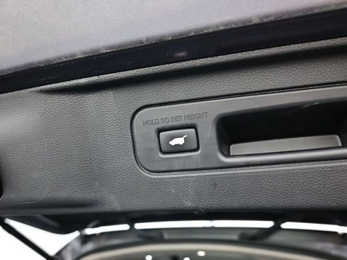 Used 2025 Honda Pilot EX-L image 31