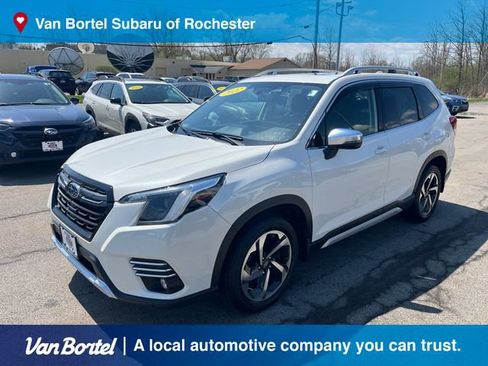 Used 2022 Subaru Forester Touring AWD/4WD image 1
