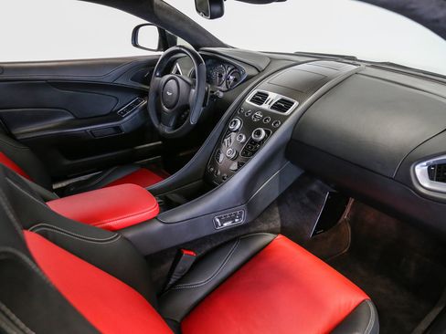 Used 2014 Aston Martin Vanquish Coupe RWD image 38