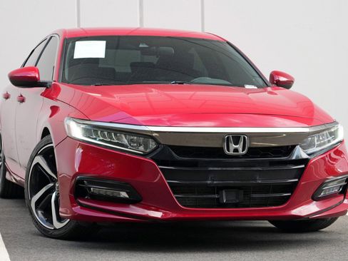 Used 2019 Honda Accord Sport image 2