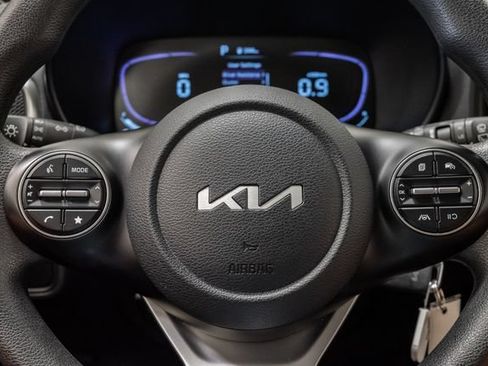 Used 2025 Kia Soul LX w/ LX Technology Package FWD image 12