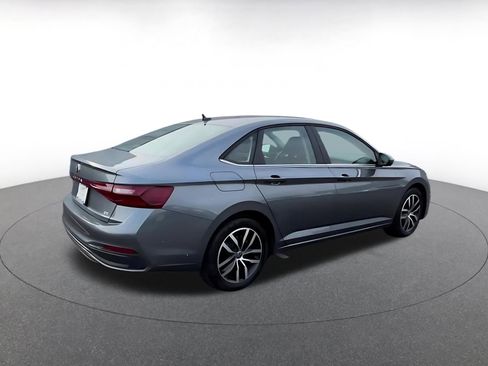 Used 2025 Volkswagen Jetta SE image 15