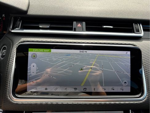 Used 2019 Land Rover Range Rover Velar R-Dynamic SE AWD/4WD image 30