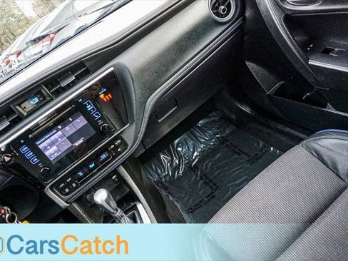 Used 2018 Toyota Corolla SE image 25