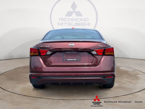 Used 2024 Nissan Altima 2.5 SV FWD image 4