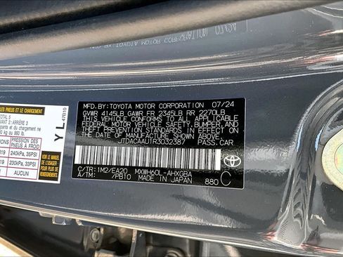 Used 2024 Toyota Prius XLE FWD image 36