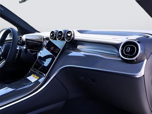 New 2025 Mercedes-Benz GLC 43 AMG GLC 43 AMG image 12