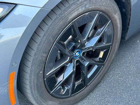 Used 2023 BMW i4 eDrive40 RWD image 3