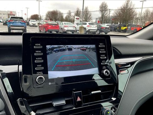 Used 2023 Toyota Camry SE FWD image 19