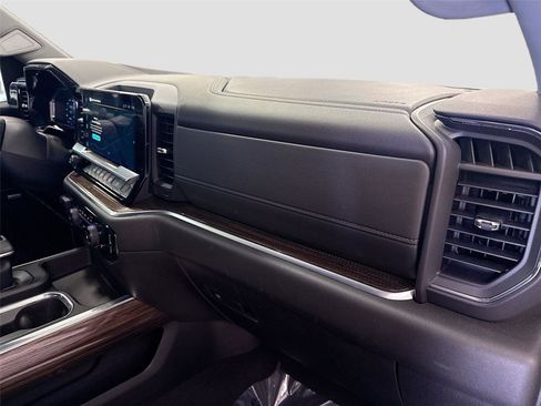Used 2025 Chevrolet Silverado 1500 RST AWD/4WD image 31