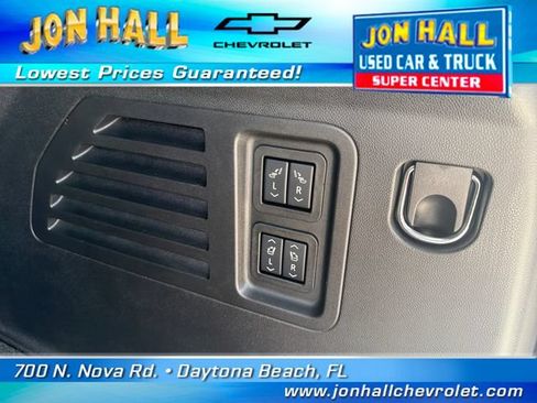 Used 2025 Chevrolet Traverse RS AWD/4WD image 12