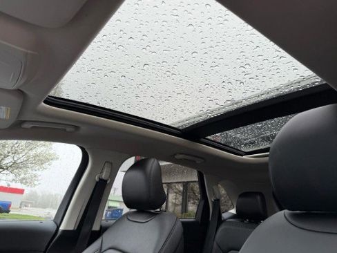 Used 2018 Ford Edge SEL w/ Equipment Group 201A AWD/4WD image 7
