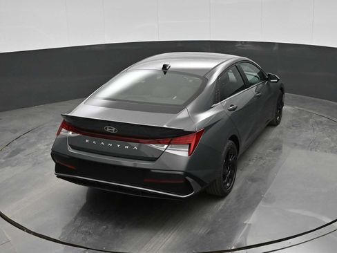 New 2026 Hyundai Elantra SEL Sport FWD image 28