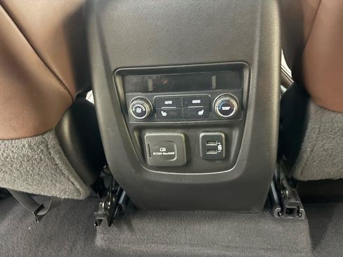 Used 2018 Buick Enclave Avenir w/ Avenir Technology Package FWD image 23