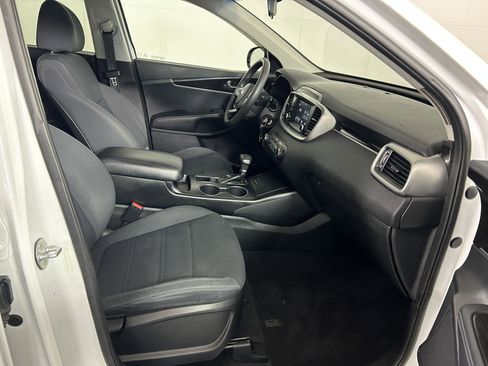 Used 2019 Kia Sorento AWD image 28