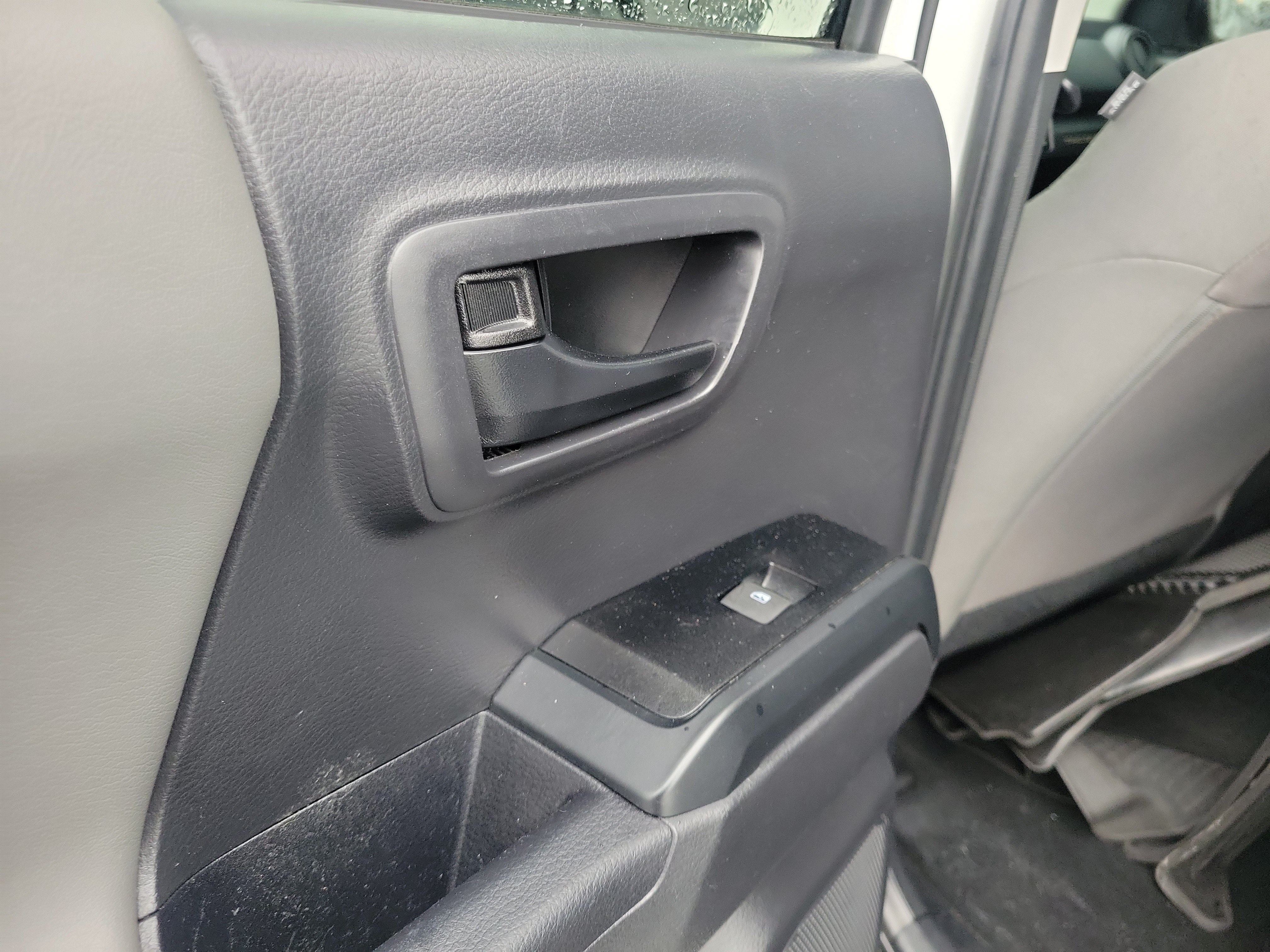 Used 2022 Toyota Tacoma SR AWD/4WD image 13