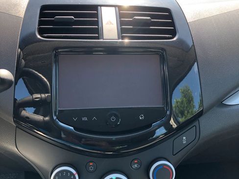 Used 2014 Chevrolet Spark LT image 19